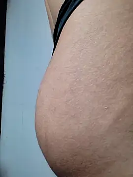 Snapshot of AmnionicDemeanor chatting on November 2025 05:34:02 AM AmnionicDemeanor online show from November 2025 05:34:02 AM