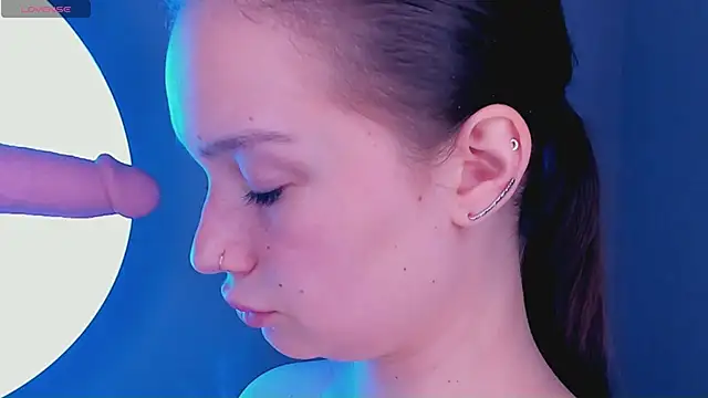 bitchpeace  online show from April 2026 04:42:02 PM