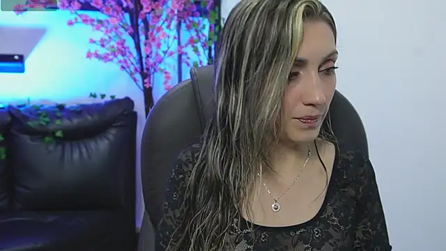 Snapshot of anny_sweet72 chatting on May 2026 12:19:01 PM anny sweet72 online show from May 2026 12:19:01 PM