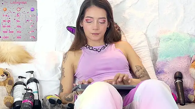 zorravioletta1 online show from September 2025 12:45:01 PM