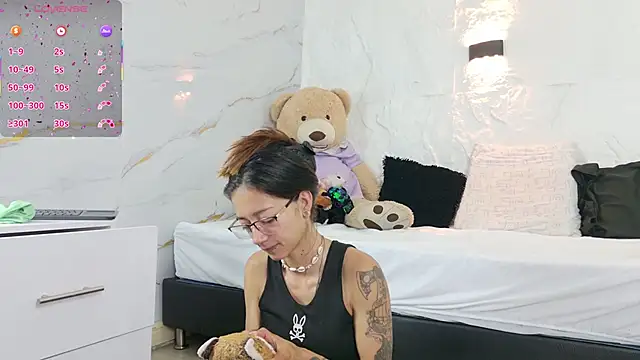 zorravioletta1 online show from January 2026 11:49:01 AM