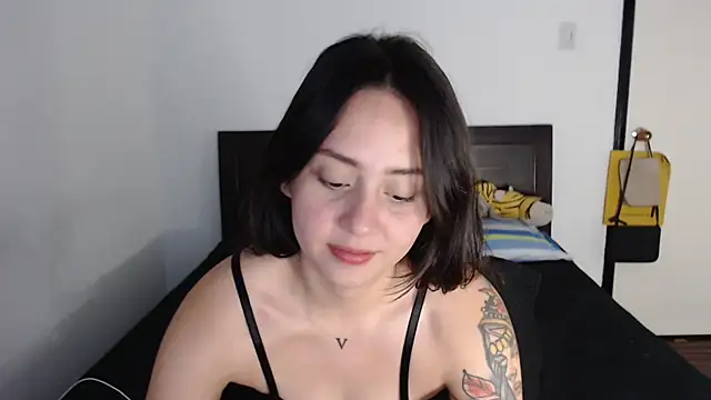 Snapshot of rebecca_collin chatting on October 2025 10:55:01 PM rebecca collin online show from October 2025 10:55:01 PM