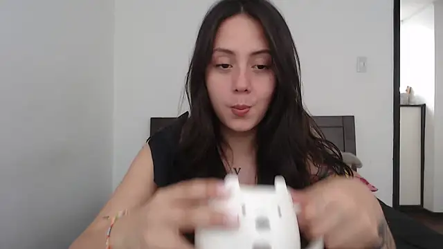 rebecca collin online show from February 2026 09:45:01 PM