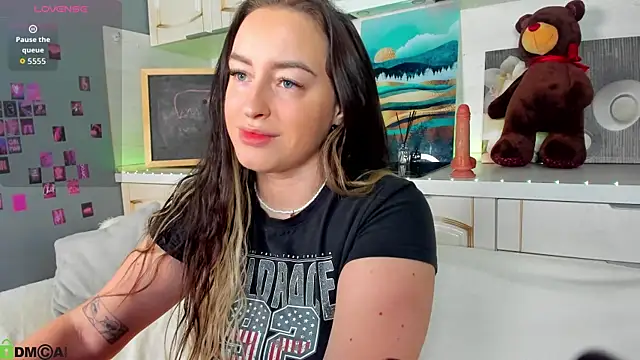 Kruela Eva online show from November 2025 11:15:02 PM