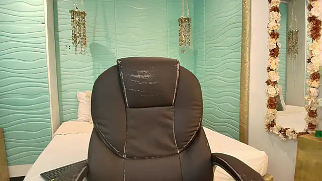 cherry chel online show from April 2026 08:35:01 PM