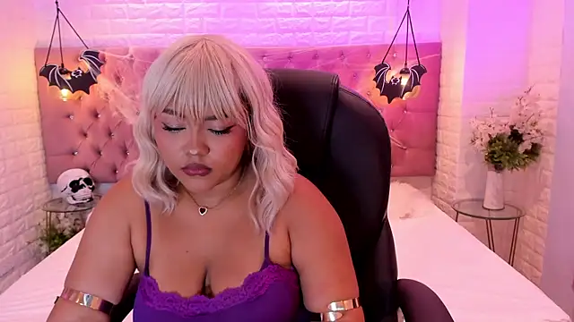 cherry chel online show from October 2025 01:32:01 PM