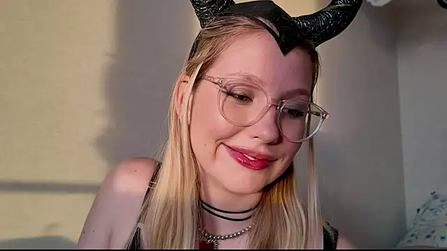 HoneyAudrey online show from November 2025 02:07:02 AM