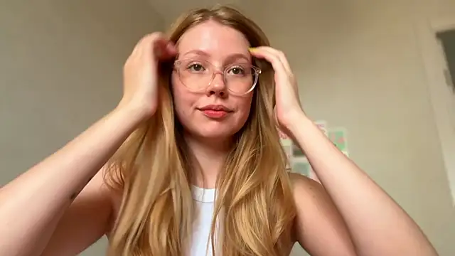 HoneyAudrey online show from May 2026 02:32:01 AM