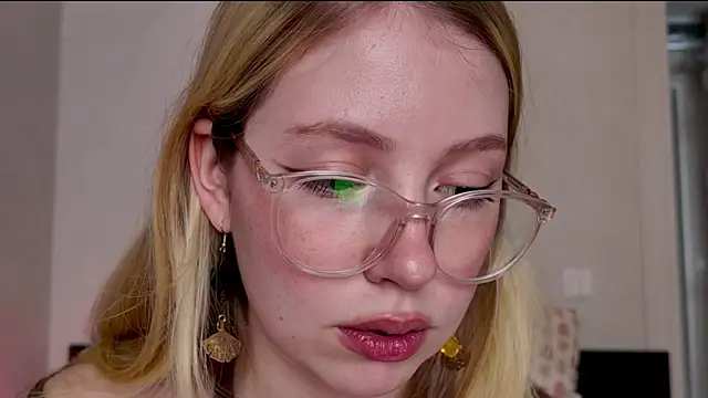 HoneyAudrey online show from November 2025 02:59:01 AM