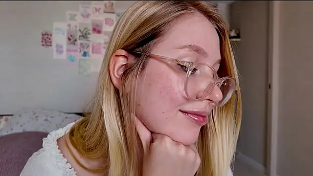 HoneyAudrey online show from November 2025 03:32:01 AM