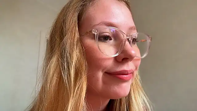 HoneyAudrey online show from July 2026 02:12:01 AM