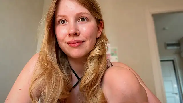HoneyAudrey online show from June 2026 02:00:02 AM
