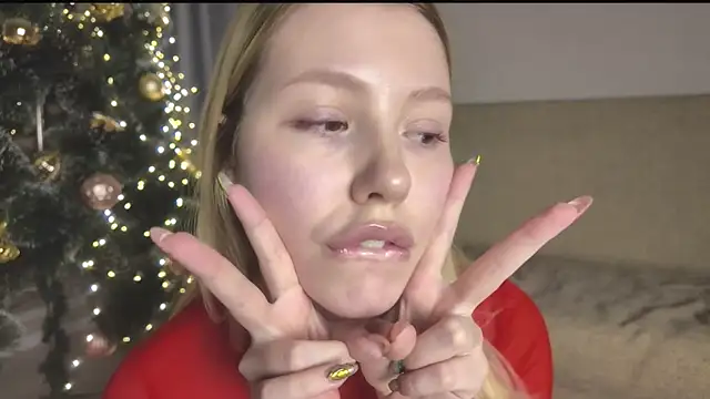 Snapshot of HoneyAudrey chatting on December 2025 12:57:02 AM HoneyAudrey online show from December 2025 12:57:02 AM