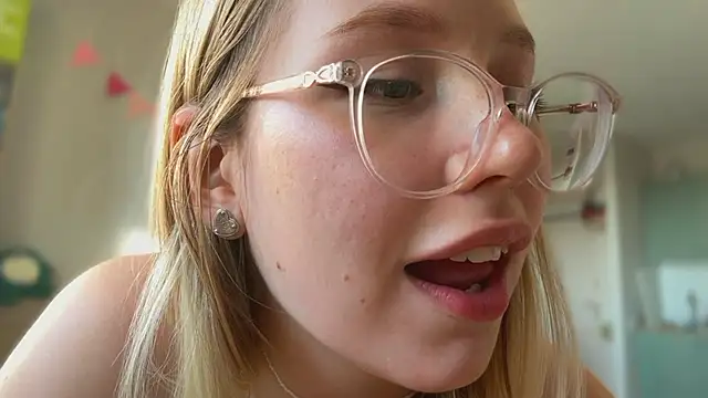HoneyAudrey online show from October 2025 03:18:01 AM