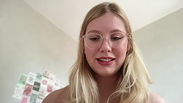 HoneyAudrey online show from September 2025 02:47:02 AM