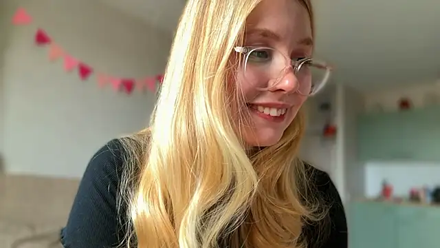 HoneyAudrey online show from October 2025 03:28:02 AM