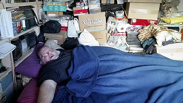 hadeszeuss2 online show from December 2025 03:46:02 PM