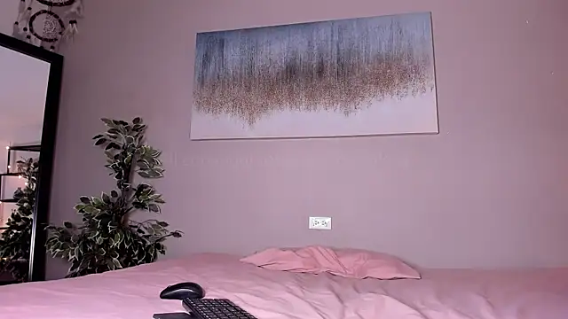 Snapshot of _LittleLia chatting on February 2025 04:41:02 PM LittleLia online show from February 2025 04:41:02 PM