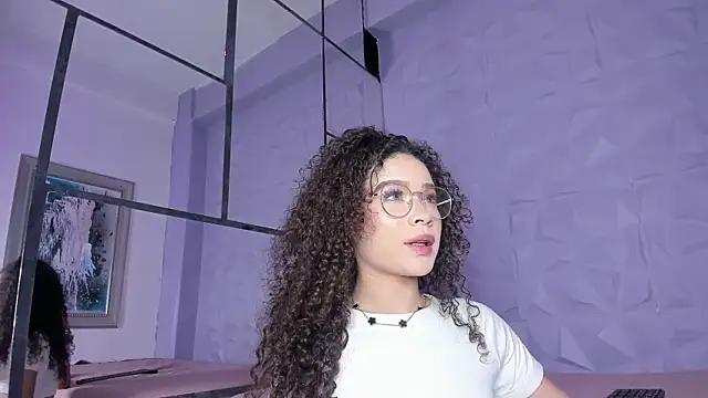  LittleLia online show from November 2025 04:07:02 PM