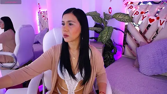 Snapshot of Camille_jhonson chatting on February 2025 10:22:01 AM Camille jhonson online show from February 2025 10:22:01 AM