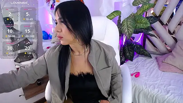 Snapshot of Camille_jhonson chatting on October 2025 10:12:02 AM Camille jhonson online show from October 2025 10:12:02 AM