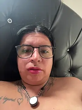 Devilsweet17 online show from May 2026 03:12:02 PM