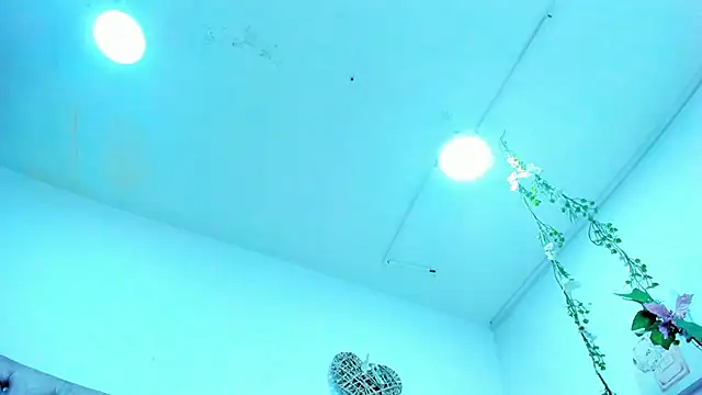 Hannah Miller   online show from October 2025 05:36:02 PM