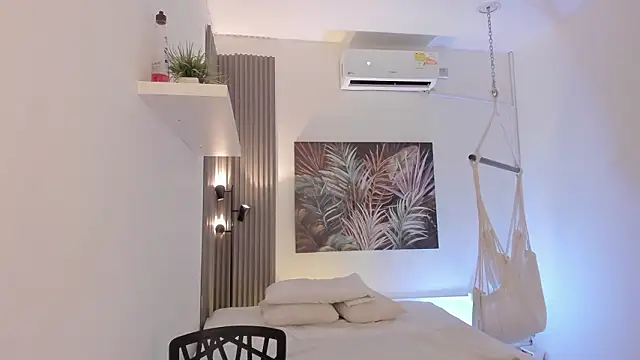 emma alice  online show from February 2026 11:06:01 AM