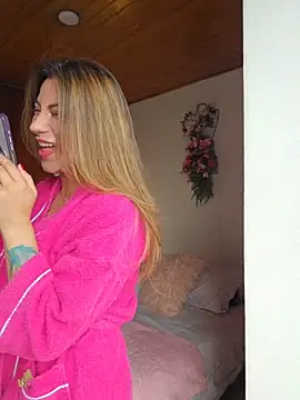 Karen San Miguel online show from April 2026 07:29:02 PM