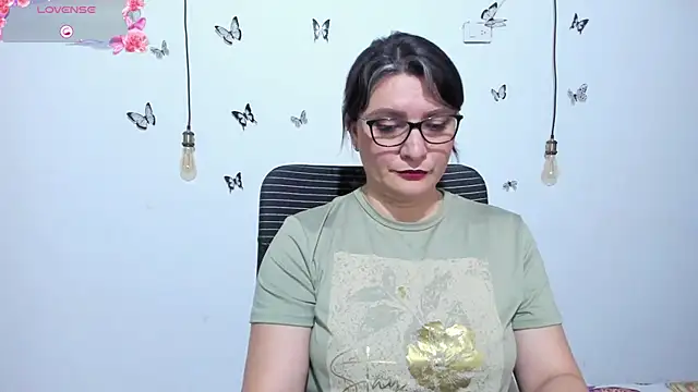 Snapshot of Amie_Adams82_ chatting on April 2026 02:47:02 PM Amie Adams82 online show from April 2026 02:47:02 PM