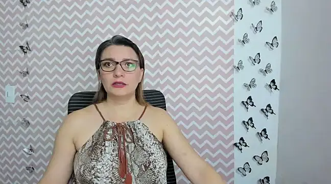 Amie Adams82  online show from December 2024 08:50:01 PM
