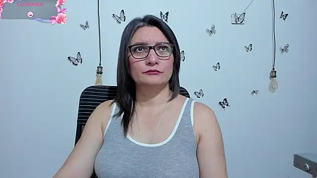 Amie Adams82  online show from January 2026 01:58:02 PM