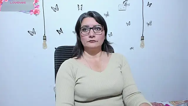 Snapshot of Amie_Adams82_ chatting on April 2026 02:51:01 PM Amie Adams82 online show from April 2026 02:51:01 PM