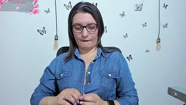 Amie Adams82  online show from January 2026 01:37:02 PM