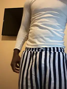 BiggieSmxll online show from June 2026 04:22:02 AM
