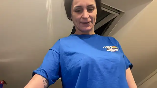 JeSuisUnTapin online show from January 2026 05:27:02 PM