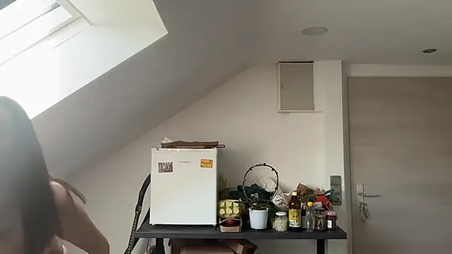 JeSuisUnTapin online show from March 2026 12:45:01 PM