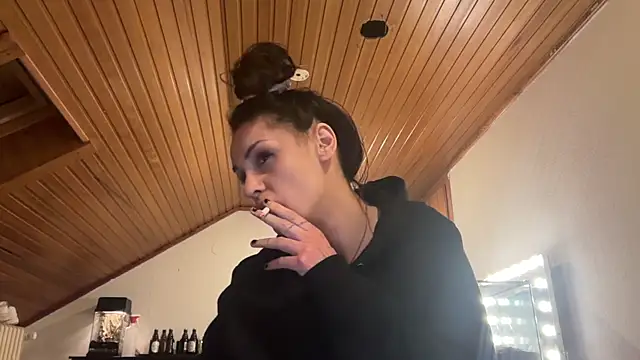 JeSuisUnTapin online show from March 2026 03:45:01 AM