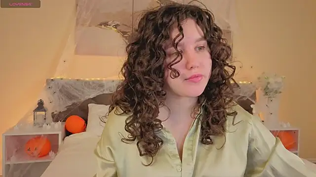 Ariella Sol online show from November 2025 01:09:01 AM