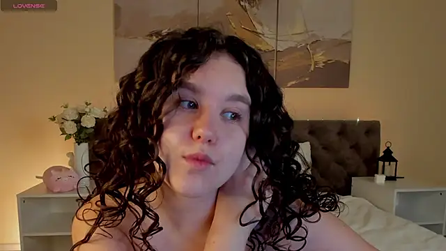 Snapshot of Ariella_Sol chatting on July 2026 01:02:02 AM Ariella Sol online show from July 2026 01:02:02 AM