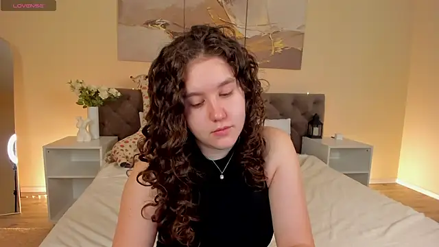 Snapshot of Ariella_Sol chatting on June 2026 12:48:02 AM Ariella Sol online show from June 2026 12:48:02 AM
