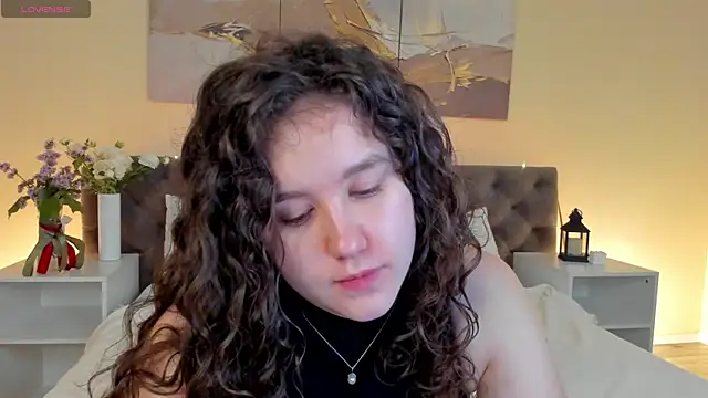 Snapshot of Ariella_Sol chatting on June 2026 01:06:02 AM Ariella Sol online show from June 2026 01:06:02 AM