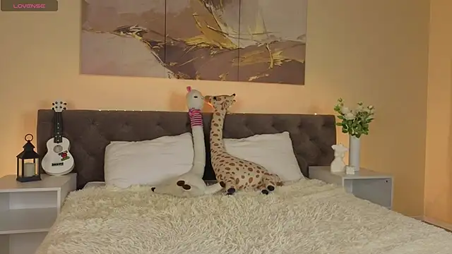 Ariella Sol online show from October 2025 01:06:02 AM