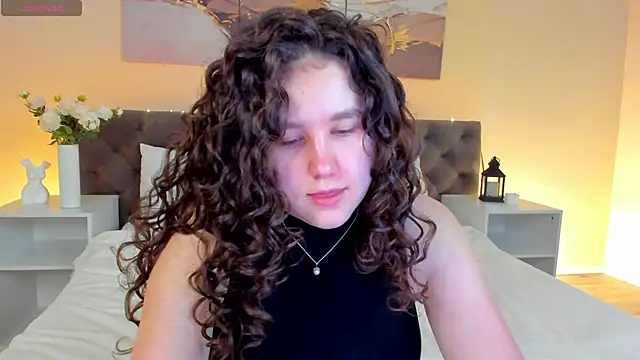 Snapshot of Ariella_Sol chatting on June 2026 09:21:01 AM Ariella Sol online show from June 2026 09:21:01 AM