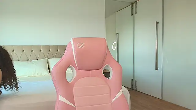 Ariella Sol online show from February 2026 07:24:01 PM