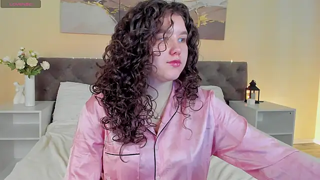 Ariella Sol online show from April 2026 09:27:01 AM