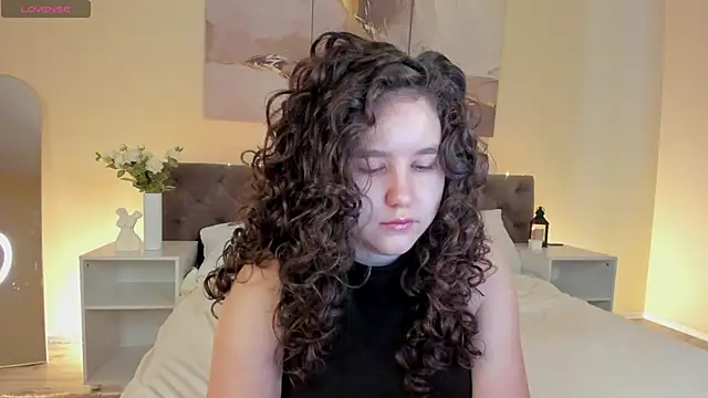 Ariella Sol online show from May 2026 01:20:01 AM