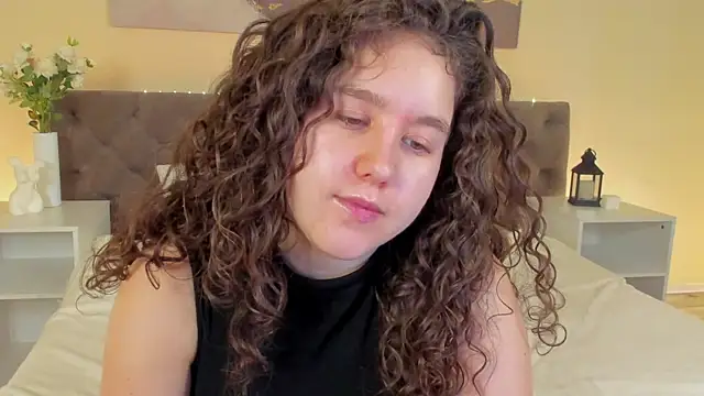 Snapshot of Ariella_Sol chatting on June 2026 01:04:01 AM Ariella Sol online show from June 2026 01:04:01 AM
