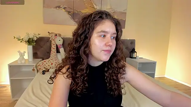 Ariella Sol online show from May 2026 01:11:01 AM