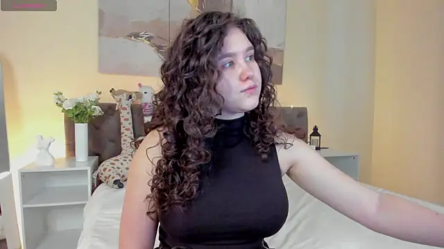 Ariella Sol online show from May 2026 01:01:02 AM